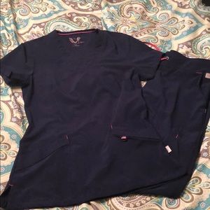 Smitten 🥰 scrub set. Size XS. Like new.